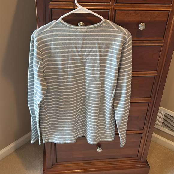 Abercrombie & Fitch men’s Gray & White Long Sleeve Tee, muscle fit, size medium - Picture 5 of 6